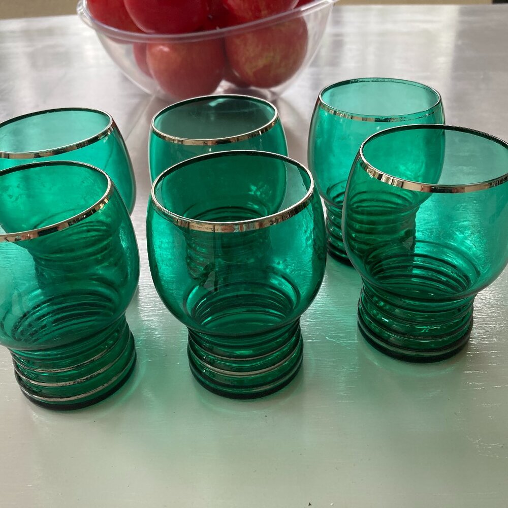VINTAGE EMERALD GREEN GLASSES (6) ART DECO   4"H Cordial/ Juice Vintage
